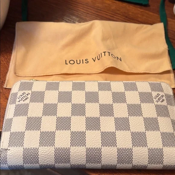 Louis Vuitton Damier Azur Zippy Wallet - Picture 5 of 9